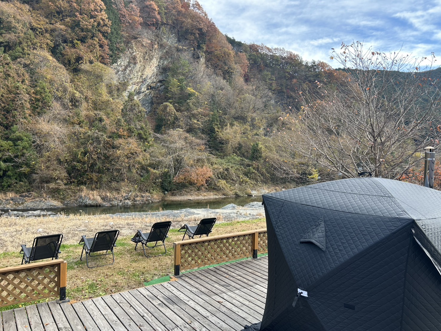 関東 栃木県鹿沼市のREDROCKキャンプ場で川サウナを予約｜川サウナ 栃木｜テントサウナ 栃木｜自然サウナ 栃木｜アウトドアサウナ 栃木
